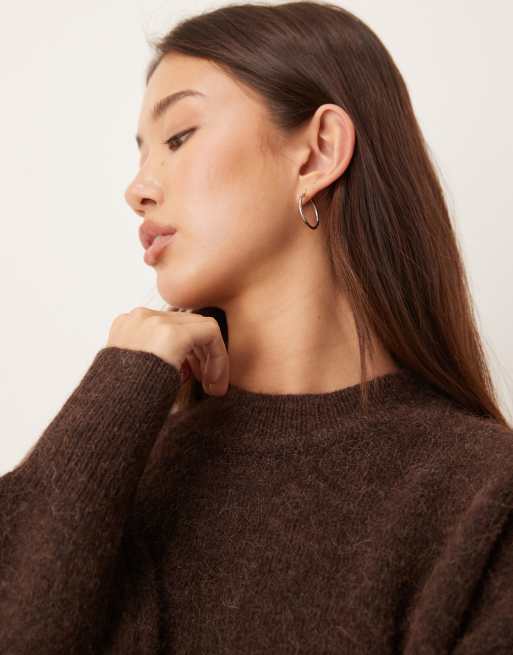 Jersey marrón chocolate pizarra extragrande con cuello redondo de lana de alpaca y lana premium de ASOS DESIGN, 2 de 4