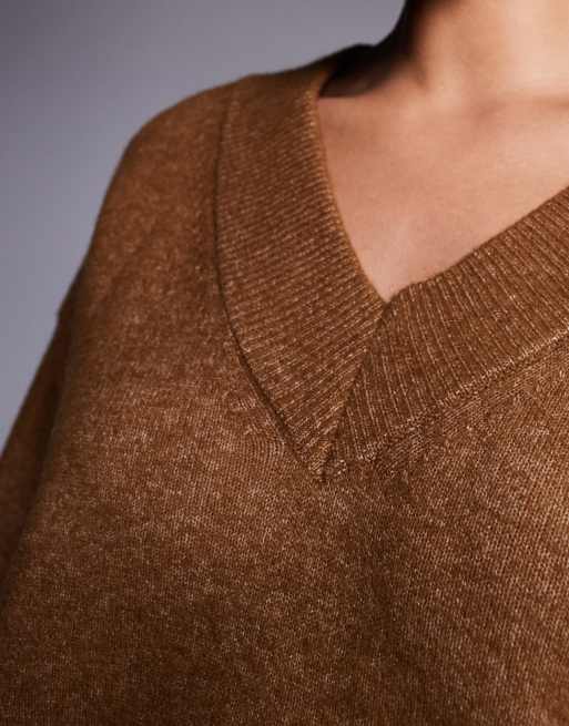 Jersey marrón con cuello de pico de punto de River Island, 4 de 4