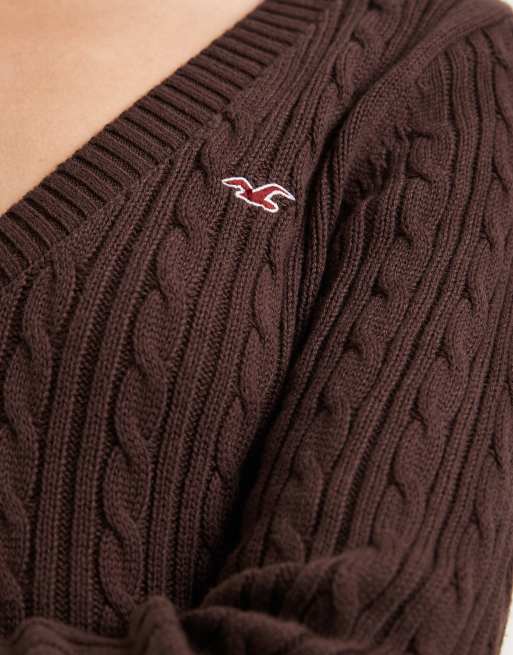 Jersey marrón con cuello de pico y logo de punto de ochos de Hollister, 4 de 4