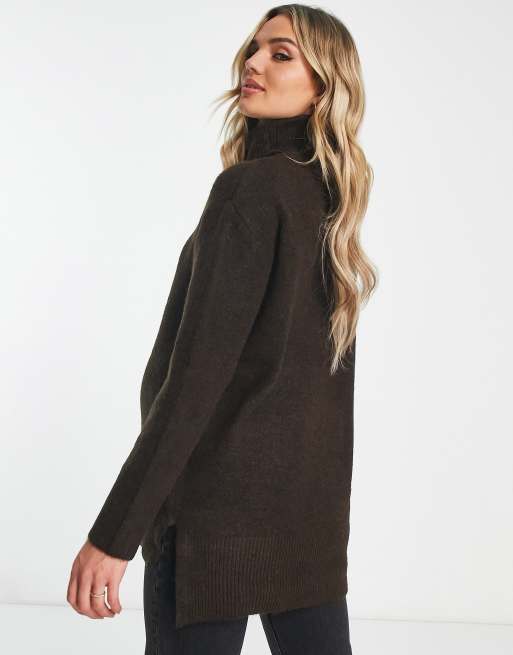Jersey marrón de cuello vuelto de New Look Maternity, 2 de 4