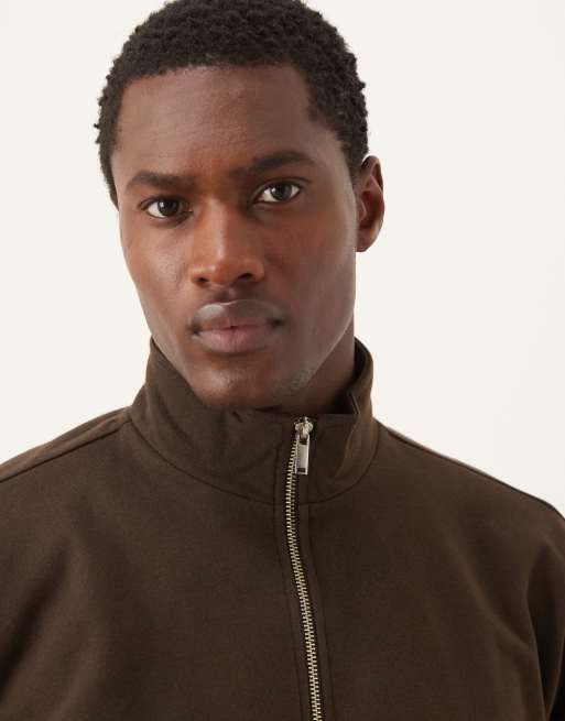 Jersey marrón oscuro con cuello alzado y cremallera corta de New Look, 4 de 4