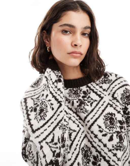 Jersey monocromático holgado con diseño de flores y rombos de Miss Selfridge, 4 de 4