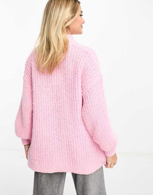 Jersey rosa con cuello alto y mangas voluminosas de punto de canalé grueso de Monki, 4 de 4
