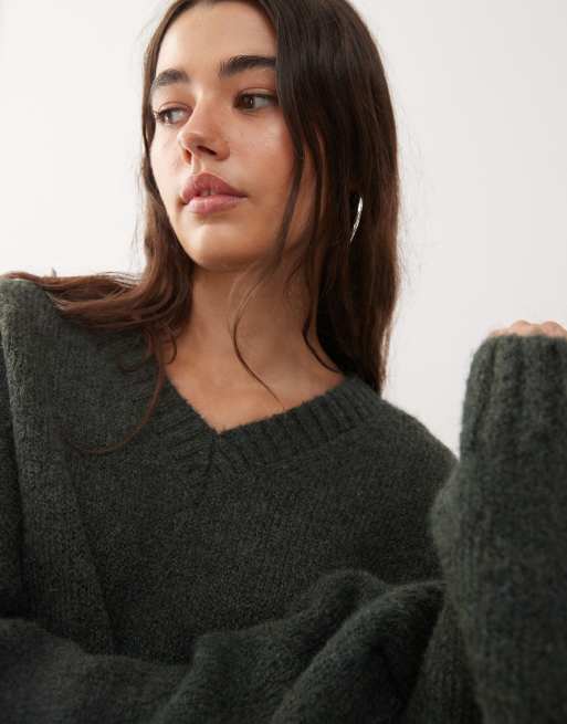 Jersey verde oscuro jaspeado ultragrande con cuello de pico de mezcla de lana de Weekday, 4 de 4