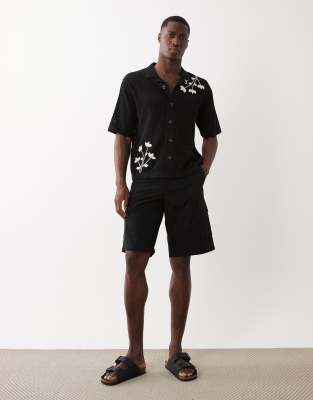 Jj Rebel Cargo Shorts In Black