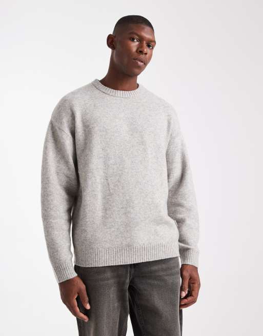 JJ Rebel – Flauschiger Pullover in Hellgrau mit Rundhalsausschnitt