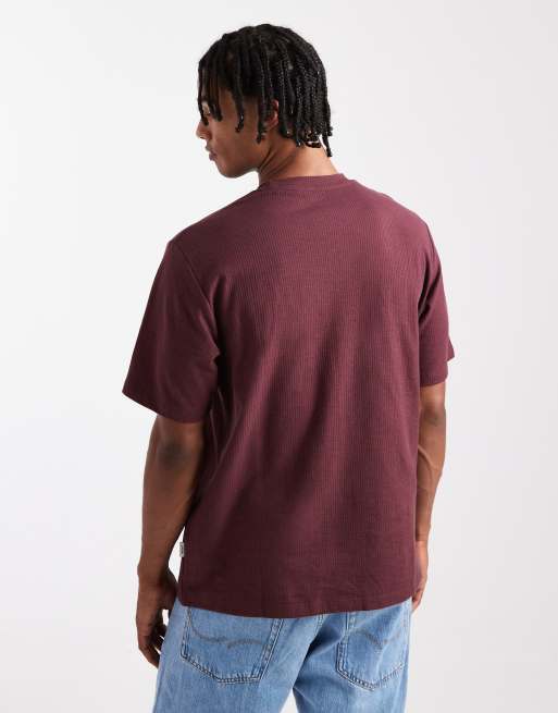 JJ Rebel – Geripptes T-Shirt in Burgunderrot, 3 von 5