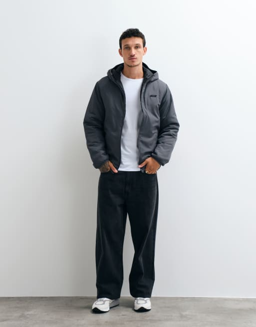 JJ Rebel Kapuzen-Pufferjacke mit kleinem Logodetail in Asphaltgrau, 2 von 5