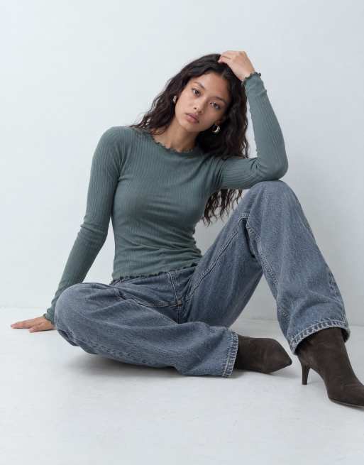 JJ Rebel long sleeved lettuce hem top in green, 8 of 10