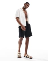 Jack & Jones loose fit sweat short in cream