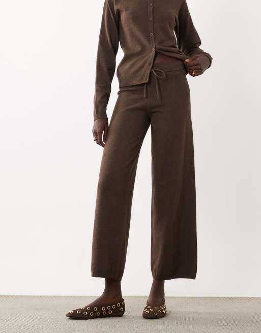JJ Rebel loose fit knitted jogger set in brown, 2 of 5