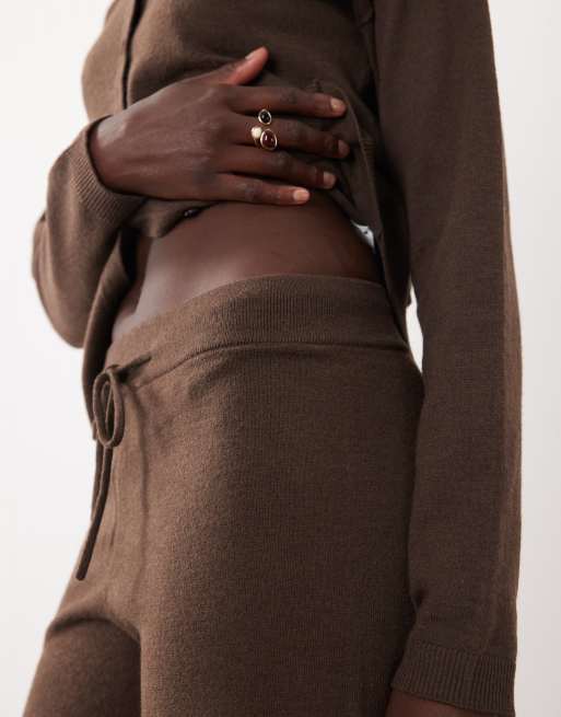 JJ Rebel loose fit knitted jogger set in brown, 4 of 5