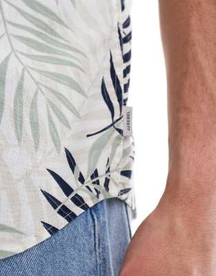 Jj Rebel Palm Print Short Sleeve Shirt In White