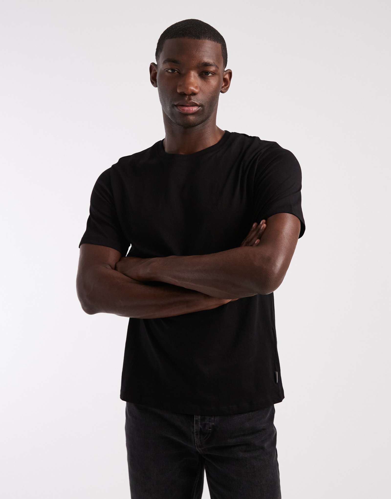 Базовая футболка JJ Rebel regular fit черного цвета