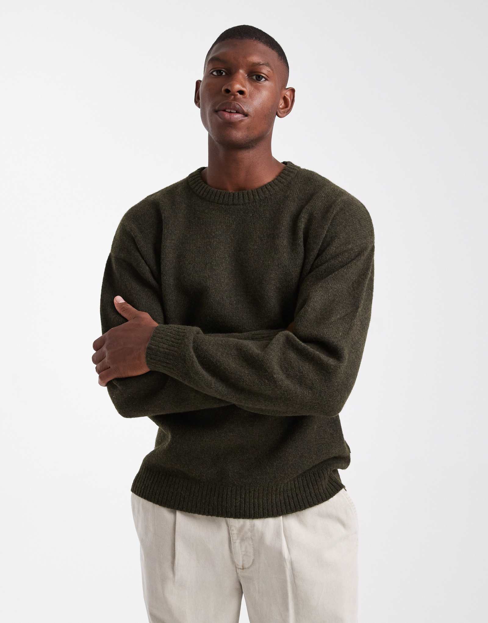 Пушистый свитер с круглым вырезом свободного кроя JJ Rebel зеленого цвета хаки