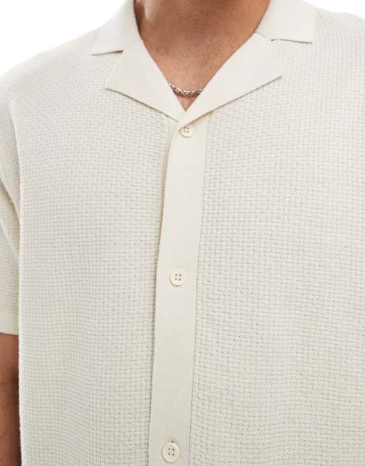 JJ Rebel revere collar button through knitted polo in beige, 3 of 4