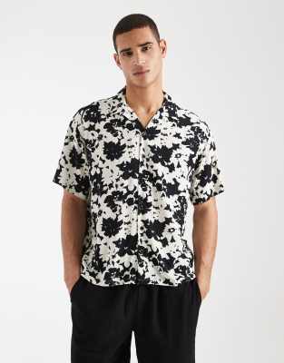 Jj Rebel Short Sleeve Shirt With Floral Print In Black