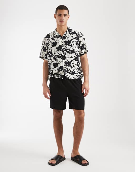 JJ Rebel short sleeve shirt with floral print in black, 2 of 5