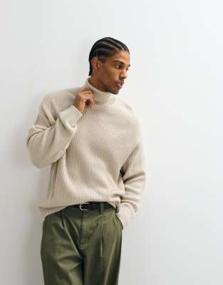 Jj Rebel Turtle Neck Sweater In White