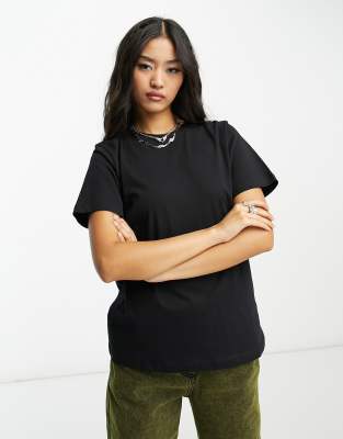 Anna crew neck T-shirt in black