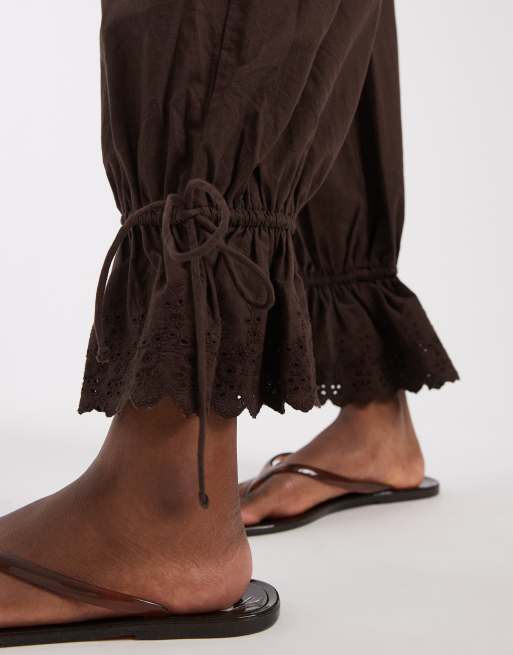JJXX - Brune bukser med elastikkanter i broderie anglaise, 3 af 5