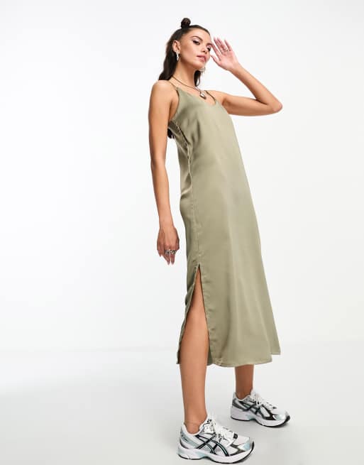 JJXX - Cleo - Gråbrun slip-midikjole med cami-stropper i satin