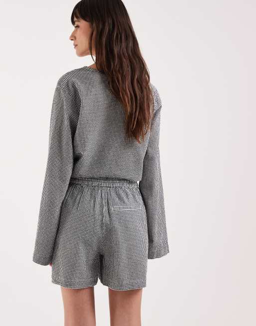 JJXX co ord seersucker gingham shorts in black and white, 4 of 5