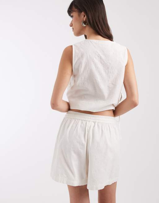 JJXX co-ord structured shorts in white, 4 of 5