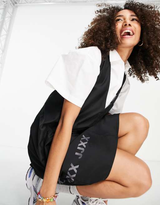 JJXX - Diepuitgesneden mini swingjurk van nylon in zwart, 4 van 4