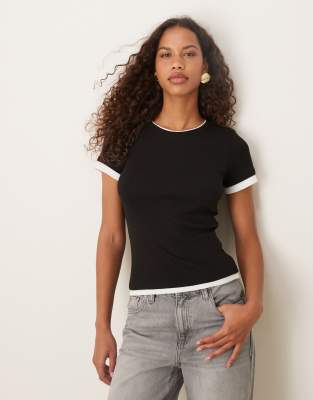 JJXX - Doppellagiges, kurzärmliges T-Shirt in Schwarz