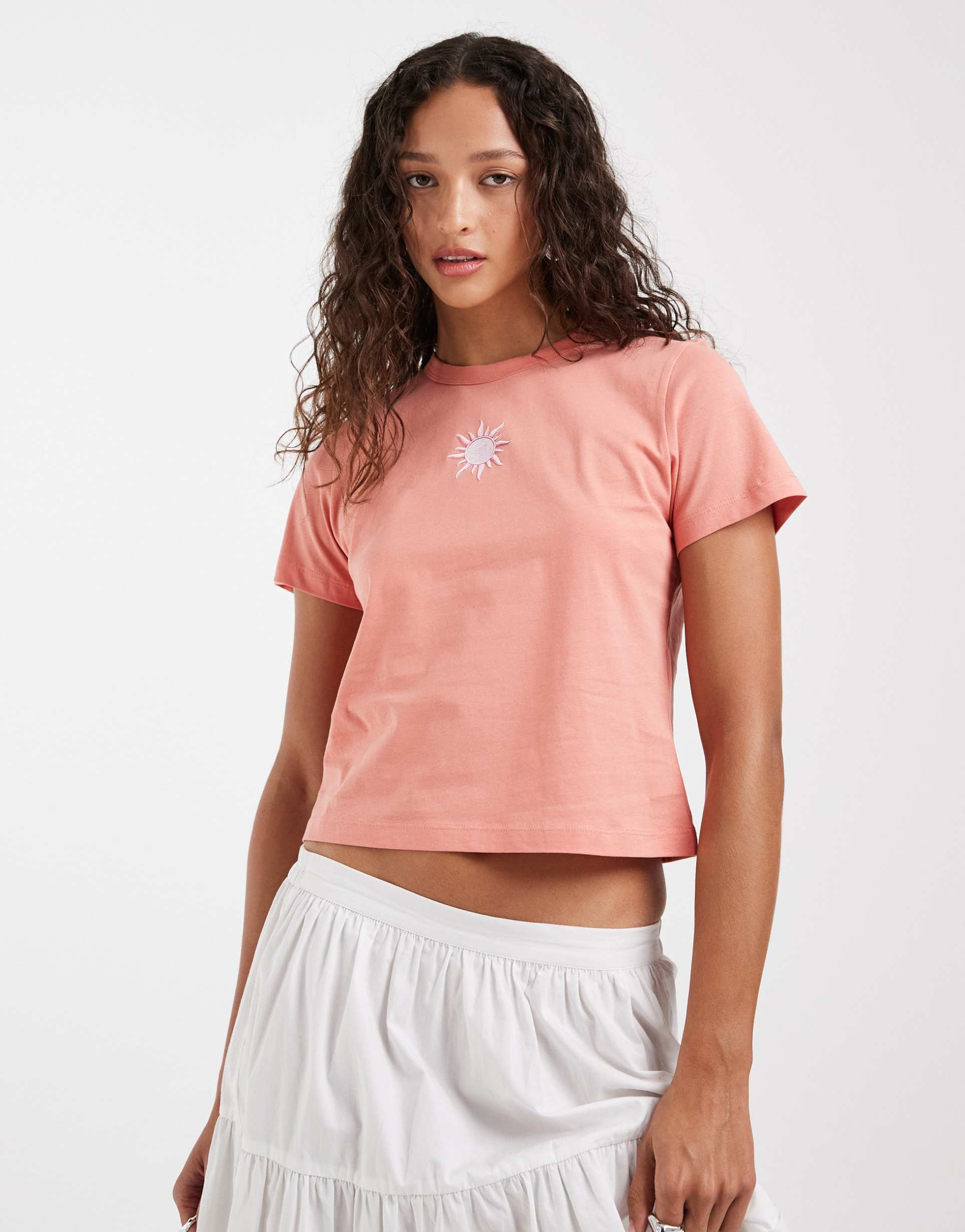 jjxx embroidered sun baby tee in coral pink
