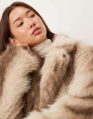 ジャケット・アウター theVirgins cream fur coat ジャケット・アウター theVirgins cream fur coat ジャケット