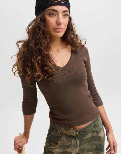JJXX Fifi top elasticizzato con scollo a V e maniche a 3/4 marrone, 6 di 7