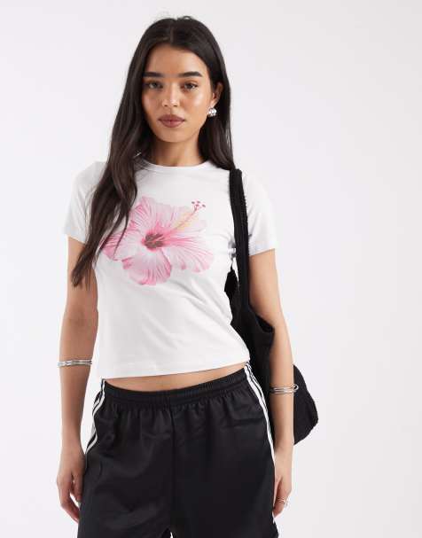 JJXX – Figurbetontes T-Shirt in Weiß mit rosa Blumenprint - view 1