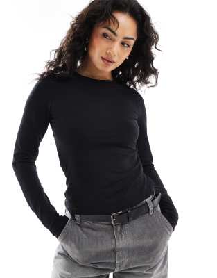 Gigi long sleeve T-shirt in black