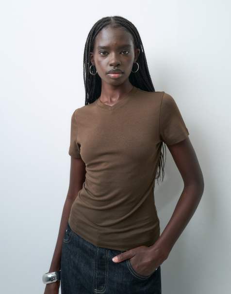 JJXX Gigi v neck tee in dark brown
