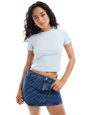JJXX - Knapp geschnittenes T-Shirt in Hellblau