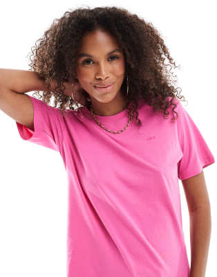 logo t-shirt in bright pink