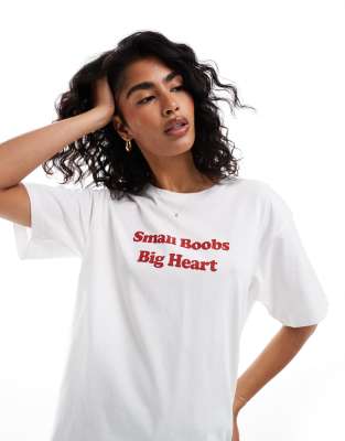 oversized T-shirt with small boobs big heart print in white