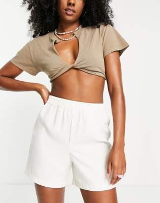 JJXX poplin boxer shorts in cream-White