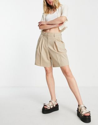 JJXX relaxed tailored pleat shorts in beige