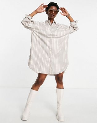 Femme JJXX - Robe chemise longue oversize en coton biologique mélangé - Taupe rayé