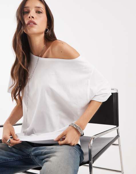 JJXX - Ruimvallend T-shirt met blote schouder in wit - view 1