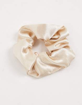 Атласная резинка для волос JJXX кремового цвета 1890₽