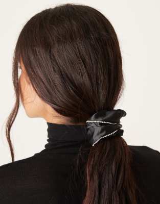 JJXX - Satin-Scrunchie in Schwarz mit Besatz