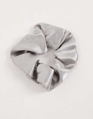 Атласная резинка для волос JJXX серебристого цвета 1890₽