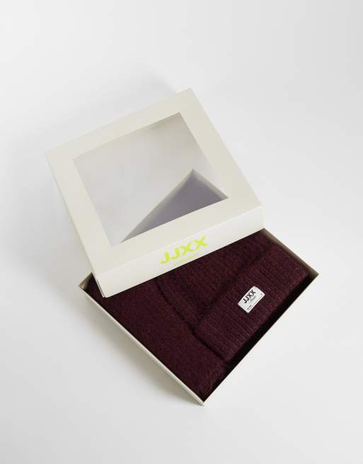 JJXX scarf and beanie gift box in burgundy, 3 of 3