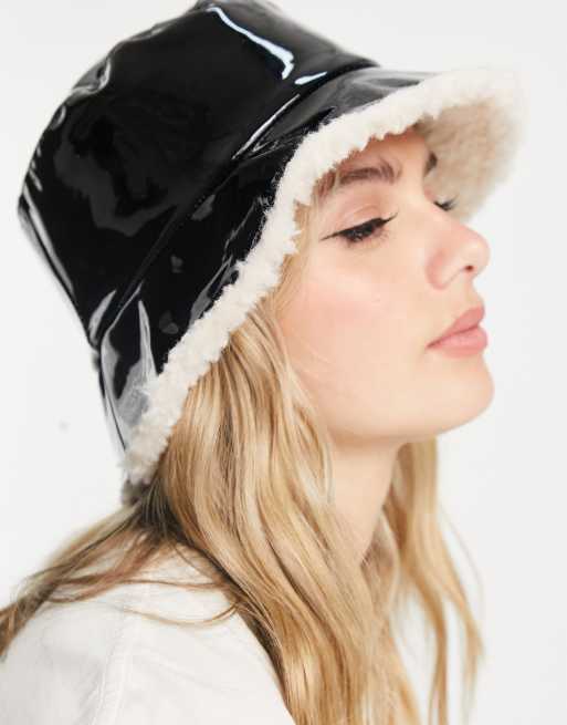 JJXX shearling lined patent bucket hat in black