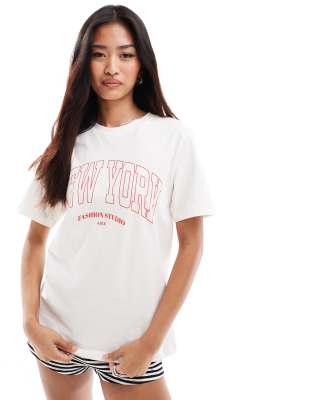 t-shirt with new york chest print in white