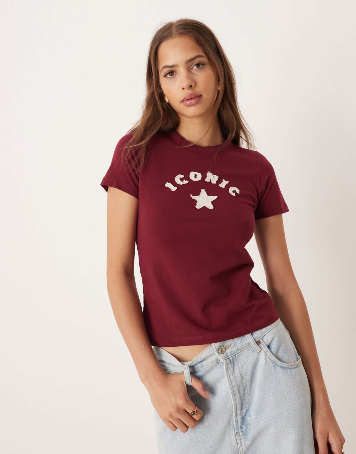 JJXX tee with star graphic in burgundy